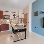Appartement At New Bazar ! Tirana