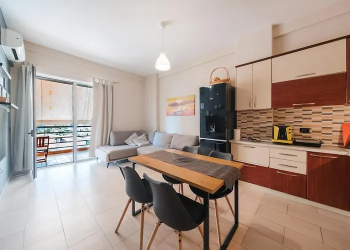 Appartement At New Bazar ! Tirana